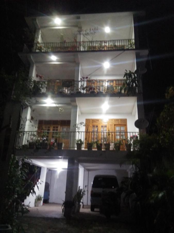 Old Town Hotel Kandy Exterior photo